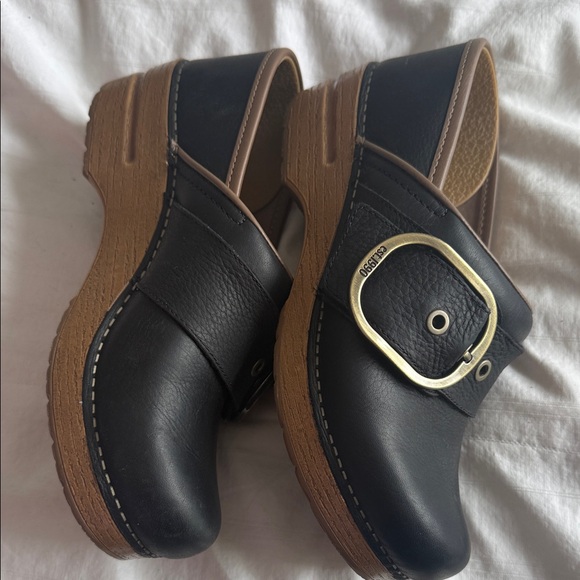 Dansko Pearson Black Leather Mules with Gold Buckle size 38 - Picture 4 of 4